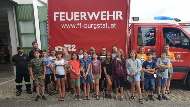 Read more about the article Besuch bei der Feuerwehr