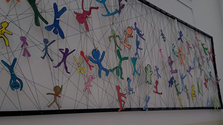 Read more about the article Farben und Formen zeigen Emotionen – Keith Haring